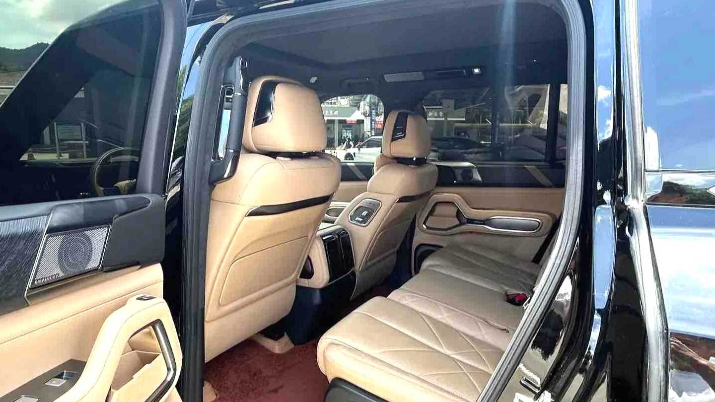 Formula Leopard‌ 8 2025 Zhiyong Flagship Edition 7-seater