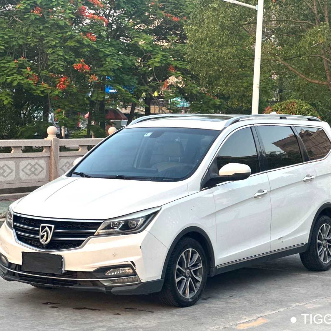 BAOJUN 730 2017 1.5T CVT flagship 7-seater national V 二手车