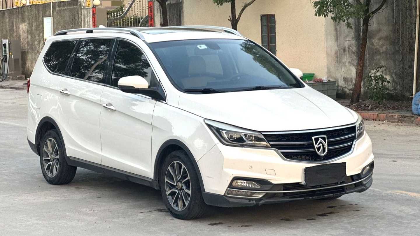 BAOJUN 730 2017 1.5T CVT flagship 7-seater national V