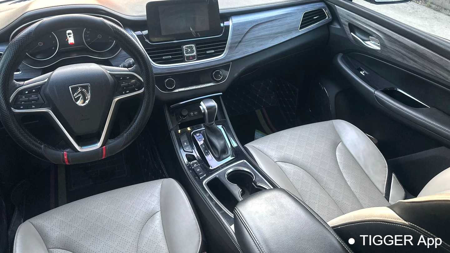 BAOJUN 730 2017 1.5T CVT flagship 7-seater national V