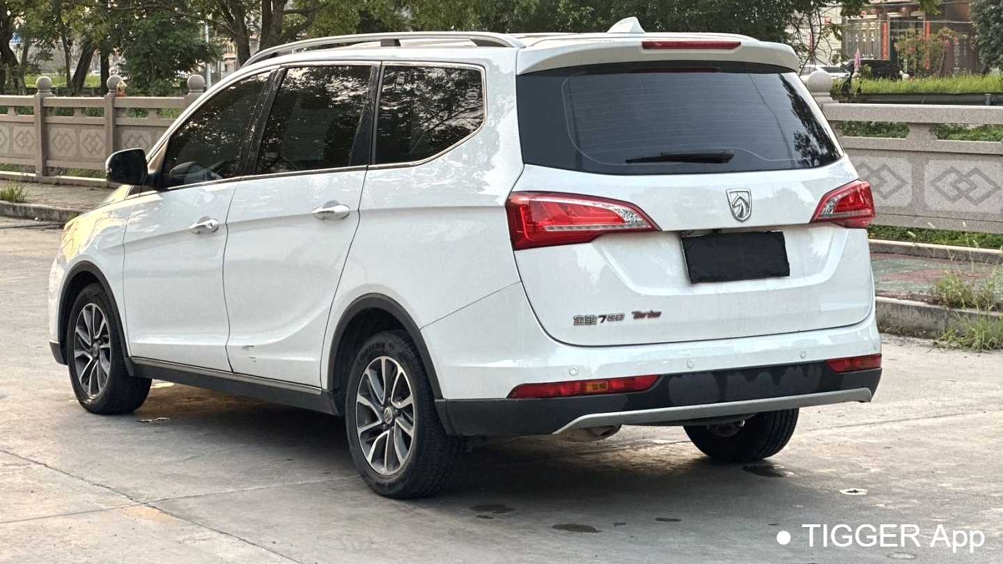 BAOJUN 730 2017 1.5T CVT flagship 7-seater national V
