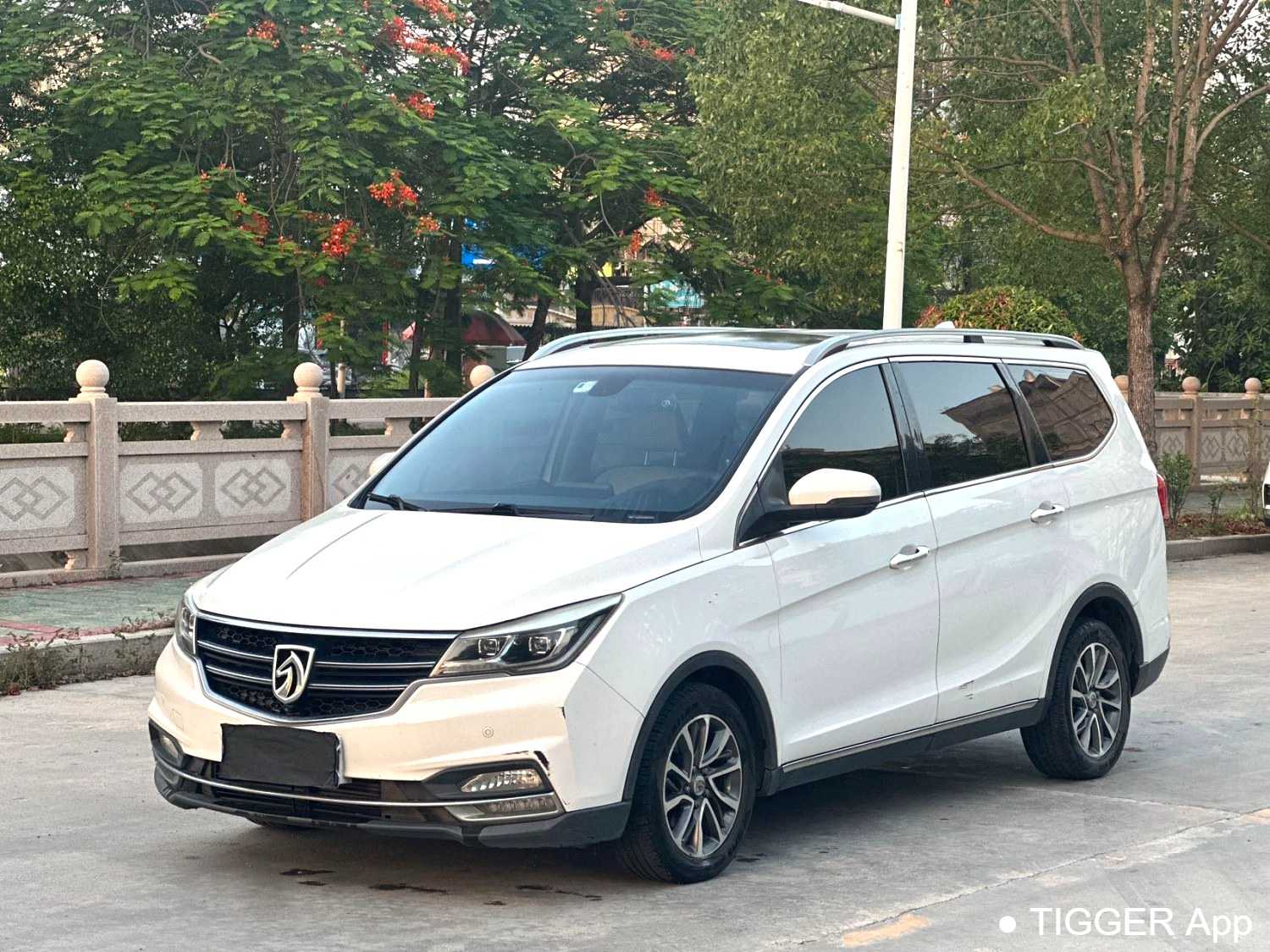 二手BAOJUN 730 2017 1.5T CVT flagship 7-seater national V