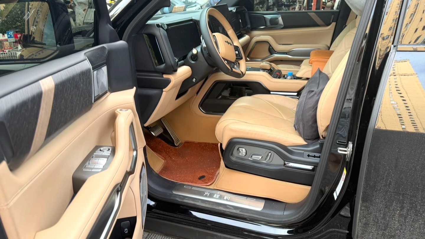 Formula Leopard‌ 8 2025 Smart Brave Luxury Edition 6-seater