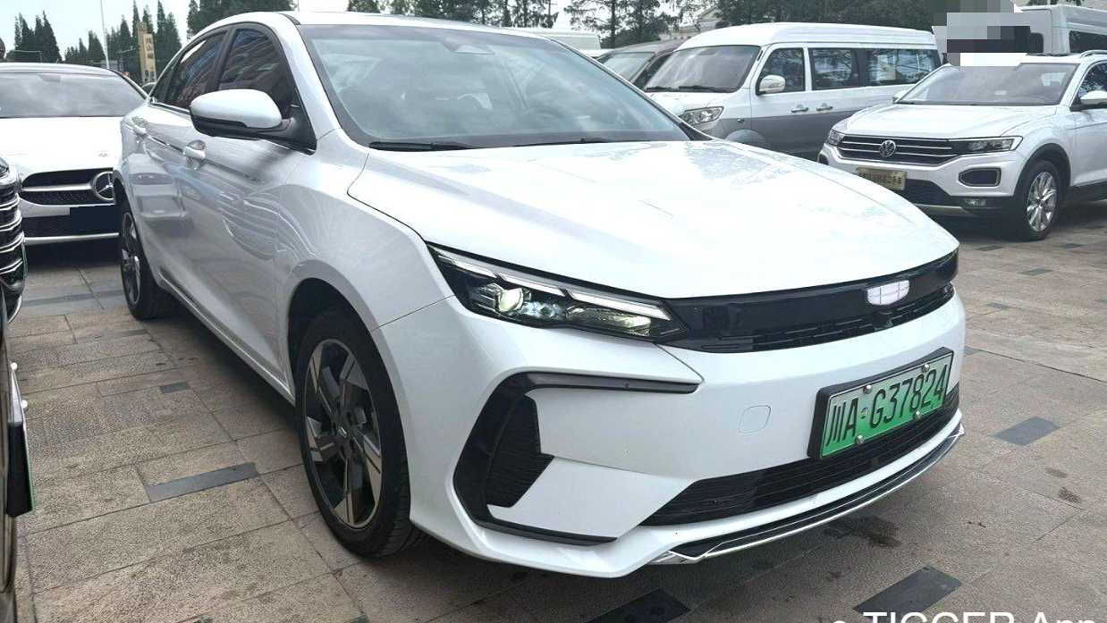 Geely EMGRAND L HiP 2024 Longteng 1.5TD-DHT Pro 100KM Excellence Edition