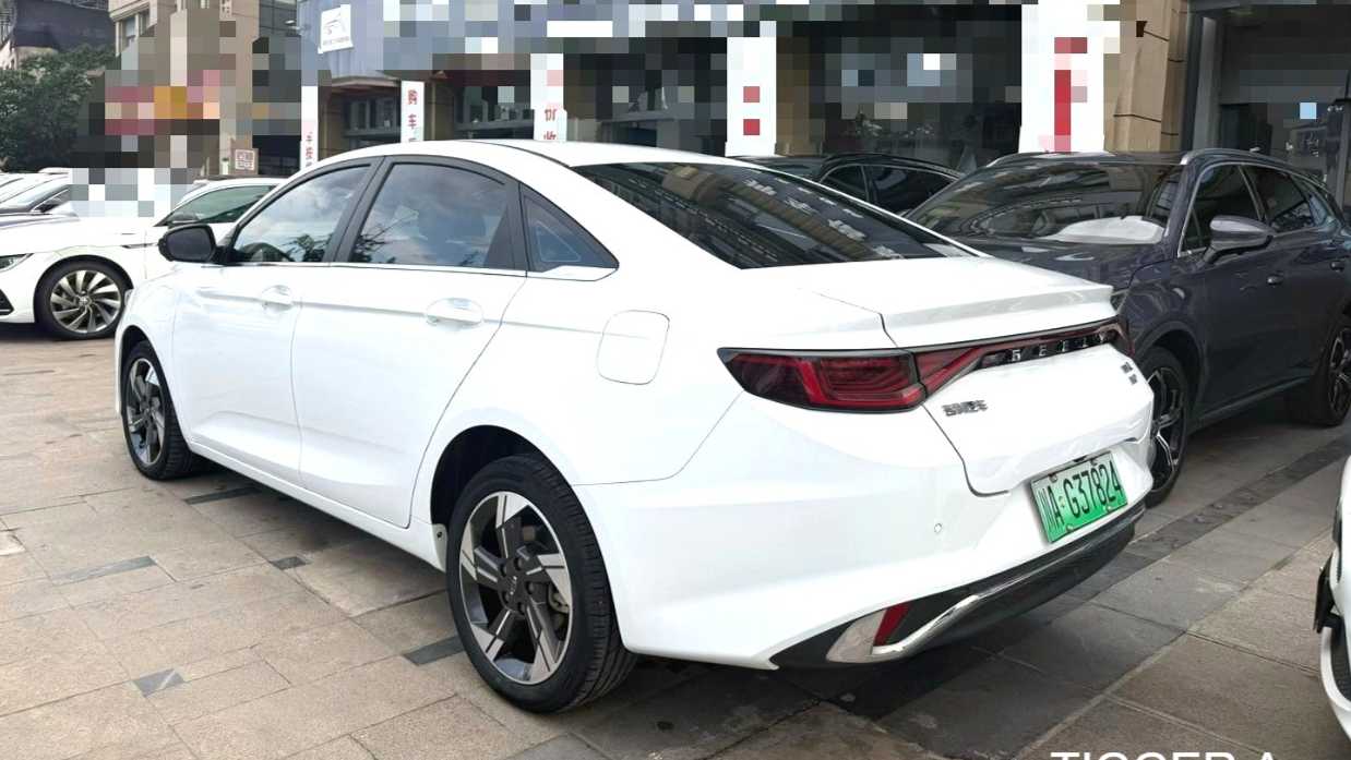 Geely EMGRAND L HiP 2024 Longteng 1.5TD-DHT Pro 100KM Excellence Edition