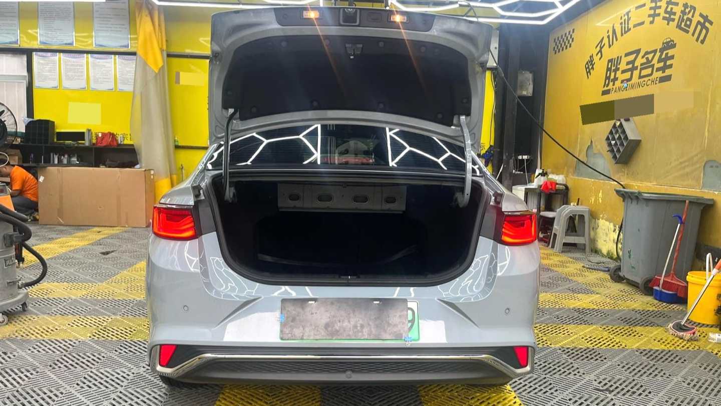 Geely EMGRAND L HiP 2022 1.5TD-DHT Pro 100KM超级版迅