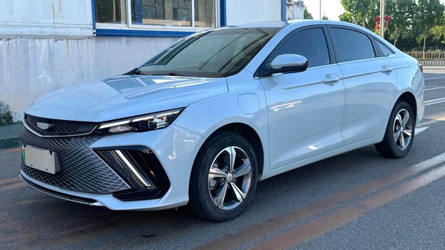Geely EMGRAND L HiP 2022 1.5TD-DHT Pro 100KM Super Net