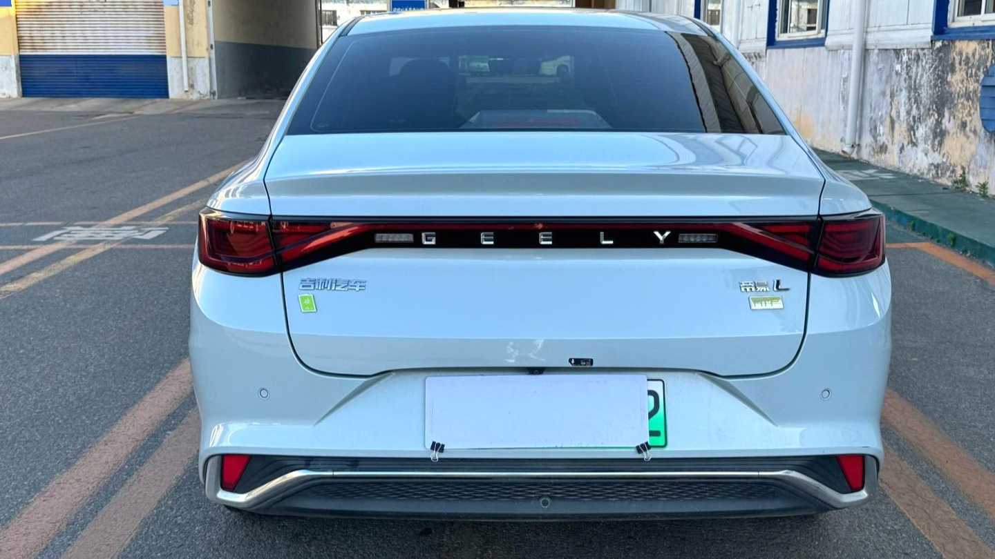 Geely EMGRAND L HiP 2022 1.5TD-DHT Pro 100KM Super Net