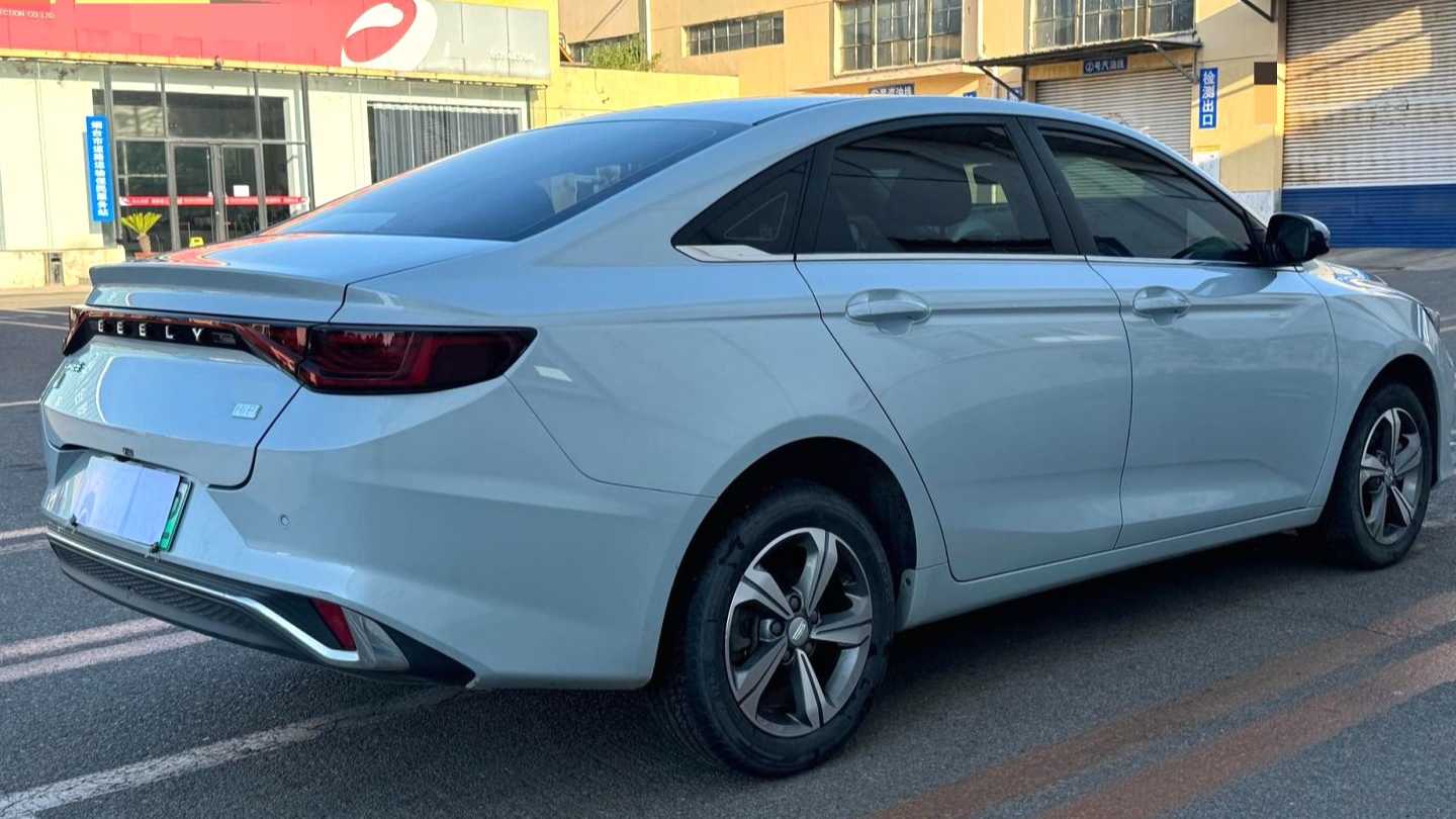 Geely EMGRAND L HiP 2022 1.5TD-DHT Pro 100KM Super Net