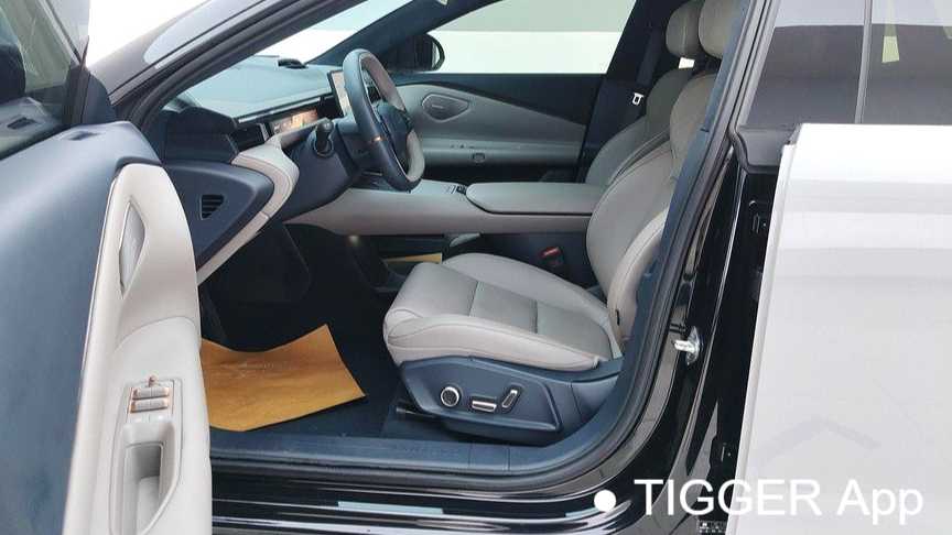 LYNK&CO Z10 2025 95kWh 766km rear wheel drive Max