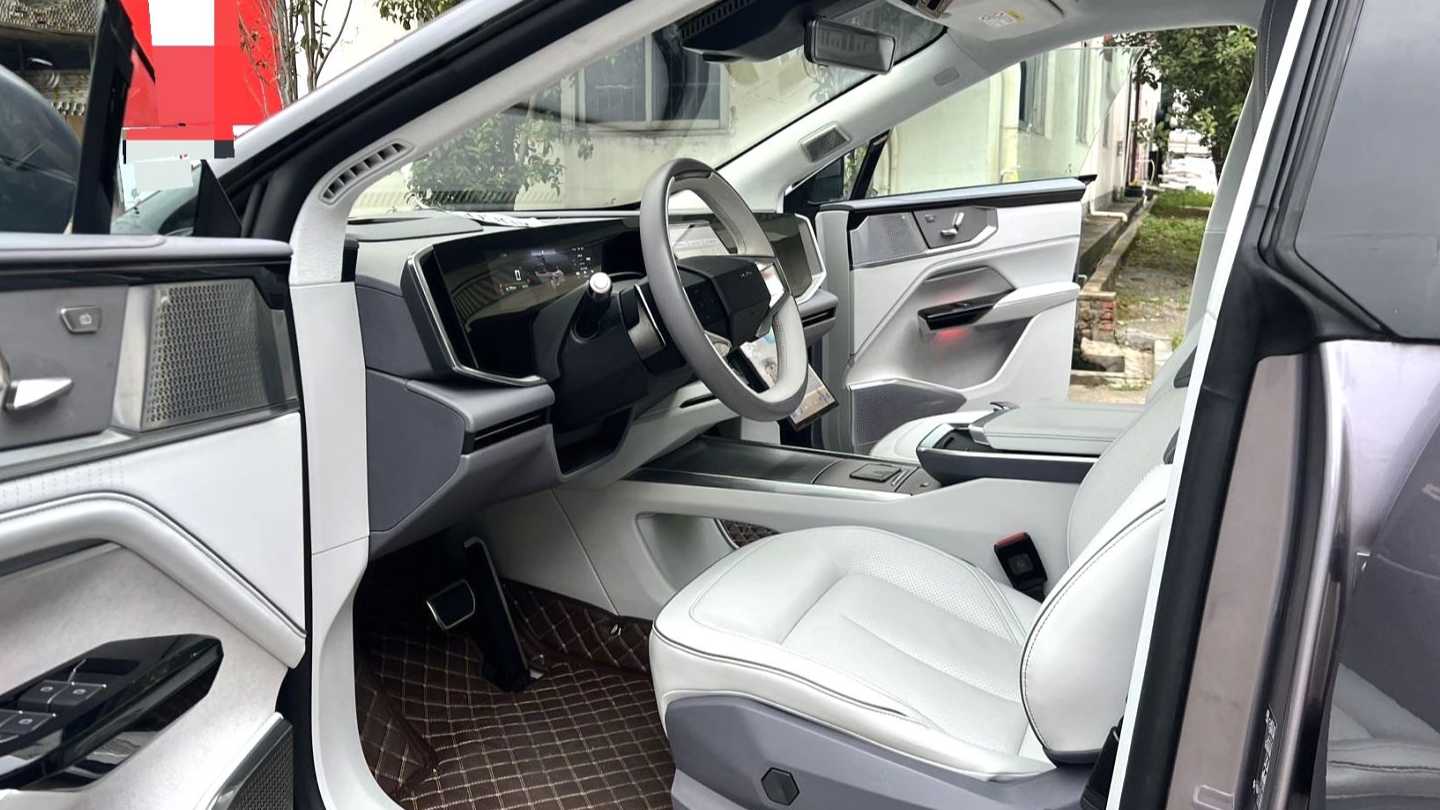 HiPhi Y 2023 560km Elite Edition