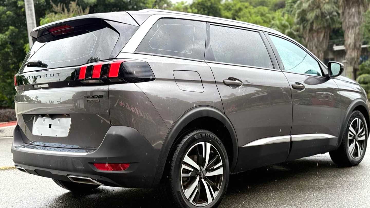 PEUGEOT 5008 2023 400THP True Love Edition 5-seater