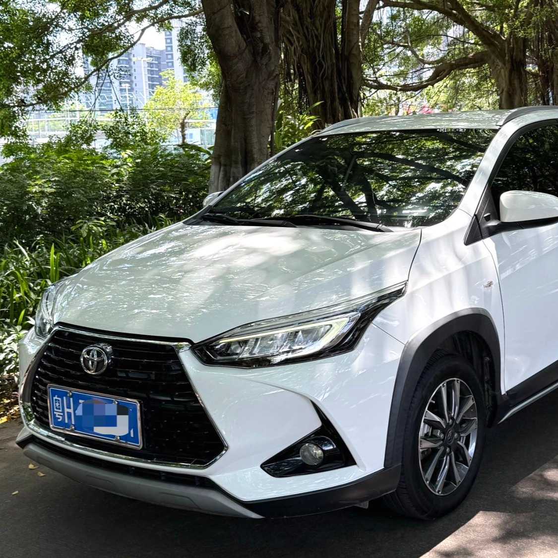 Toyota YARiS L Hatchback 2022 1.5L CVT Luxury PLUS Edition Подержанный автомобиль