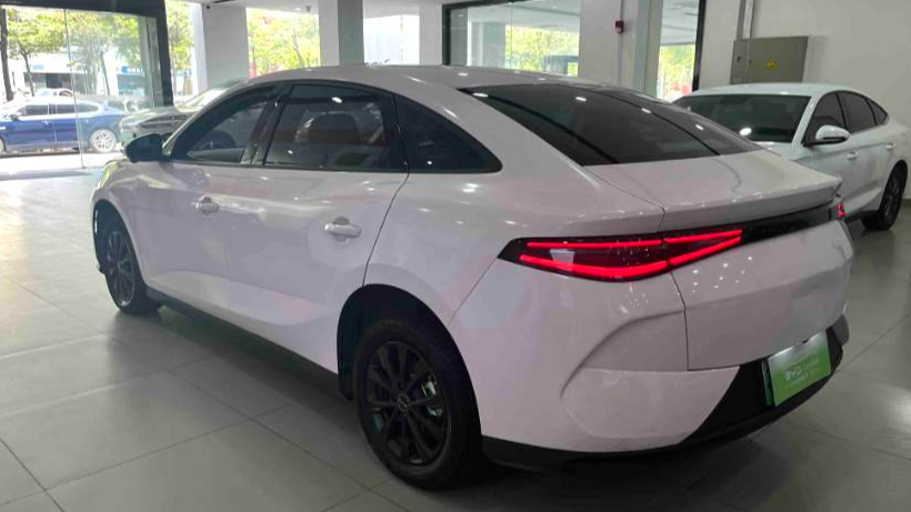 BYD e7 2025 520 Intelligent Travel Edition