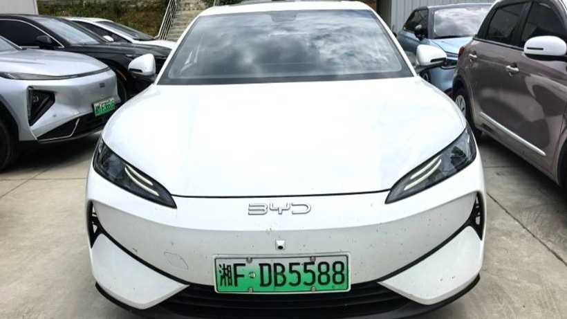 BYD e7 2025 520 Intelligent Version