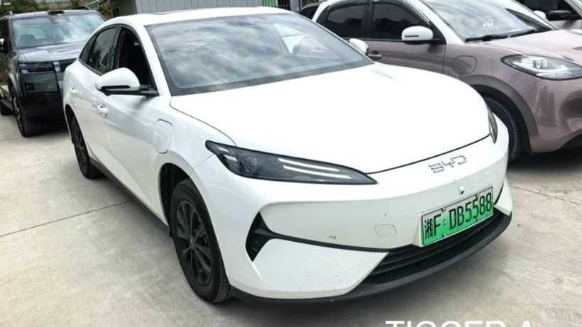 BYD e7 2025 520 Intelligent Version