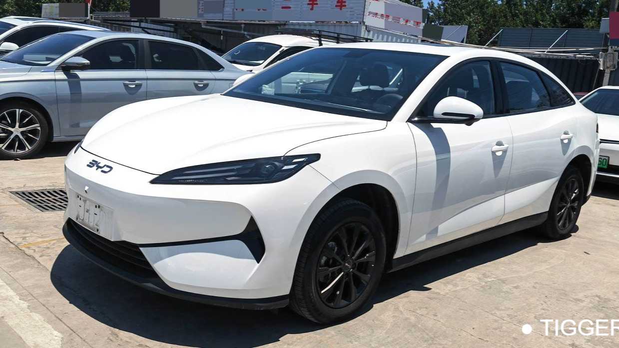 BYD e7 2025 520 Intelligent Travel Edition