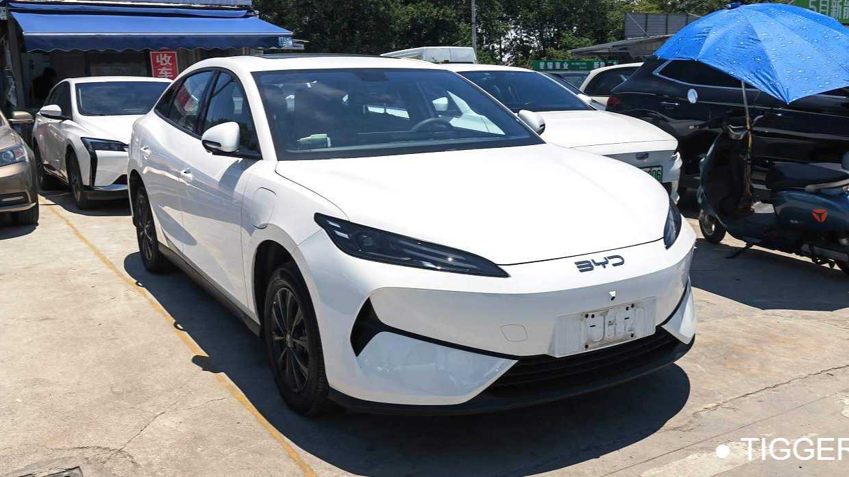 BYD e7 2025 520 Intelligent Travel Edition