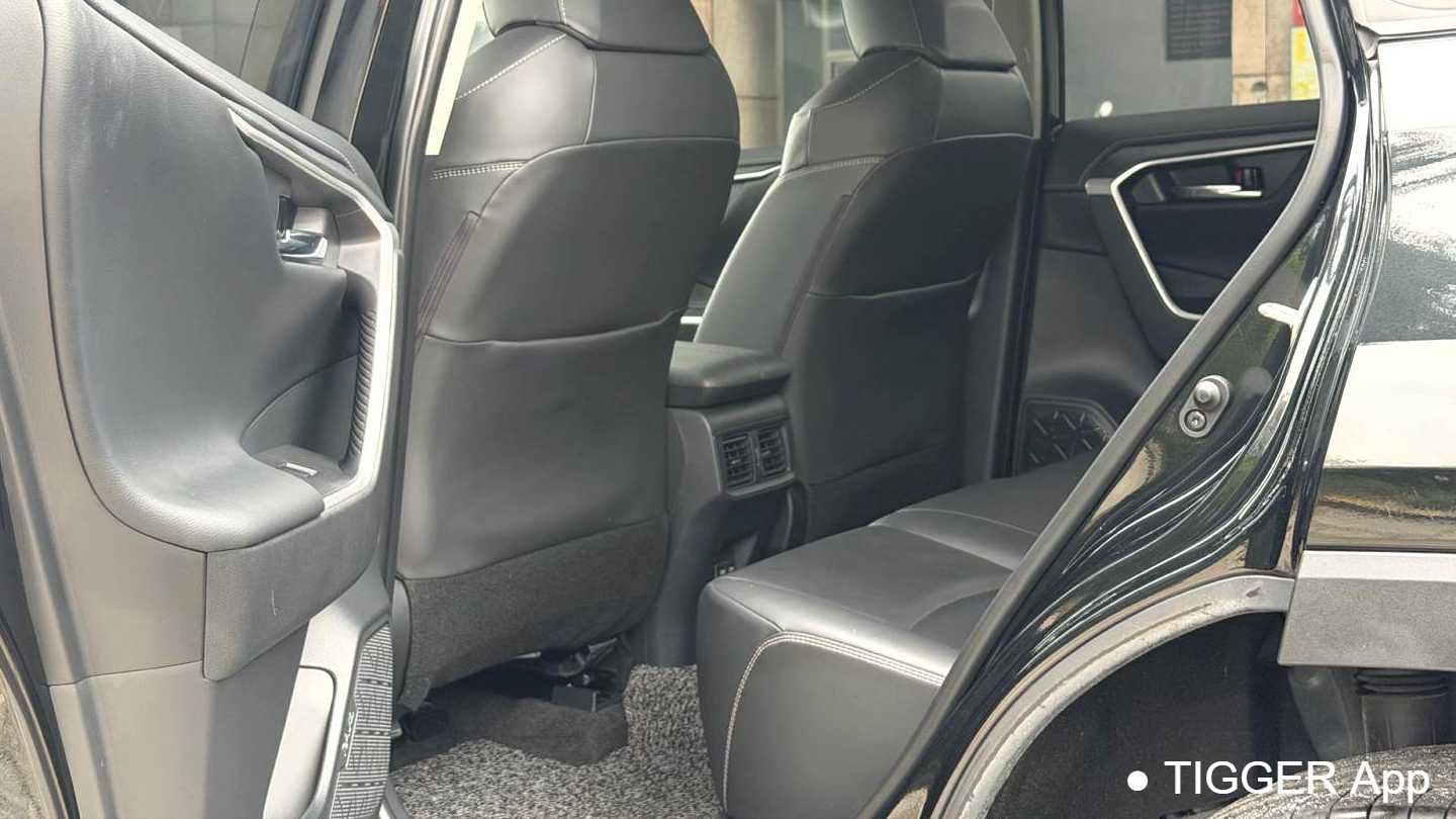 Toyota RAV4 2023 2.0L CVT 2WD Fashion PLUS Edition