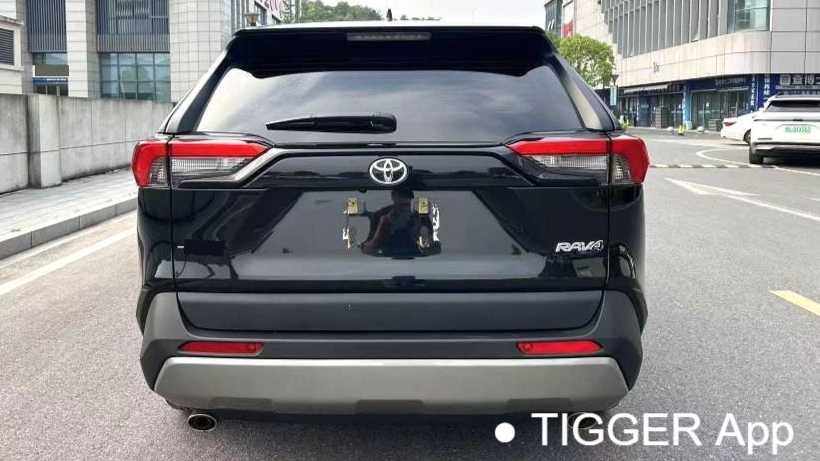 Toyota RAV4 2023 2.0L CVT 2WD Fashion Edition