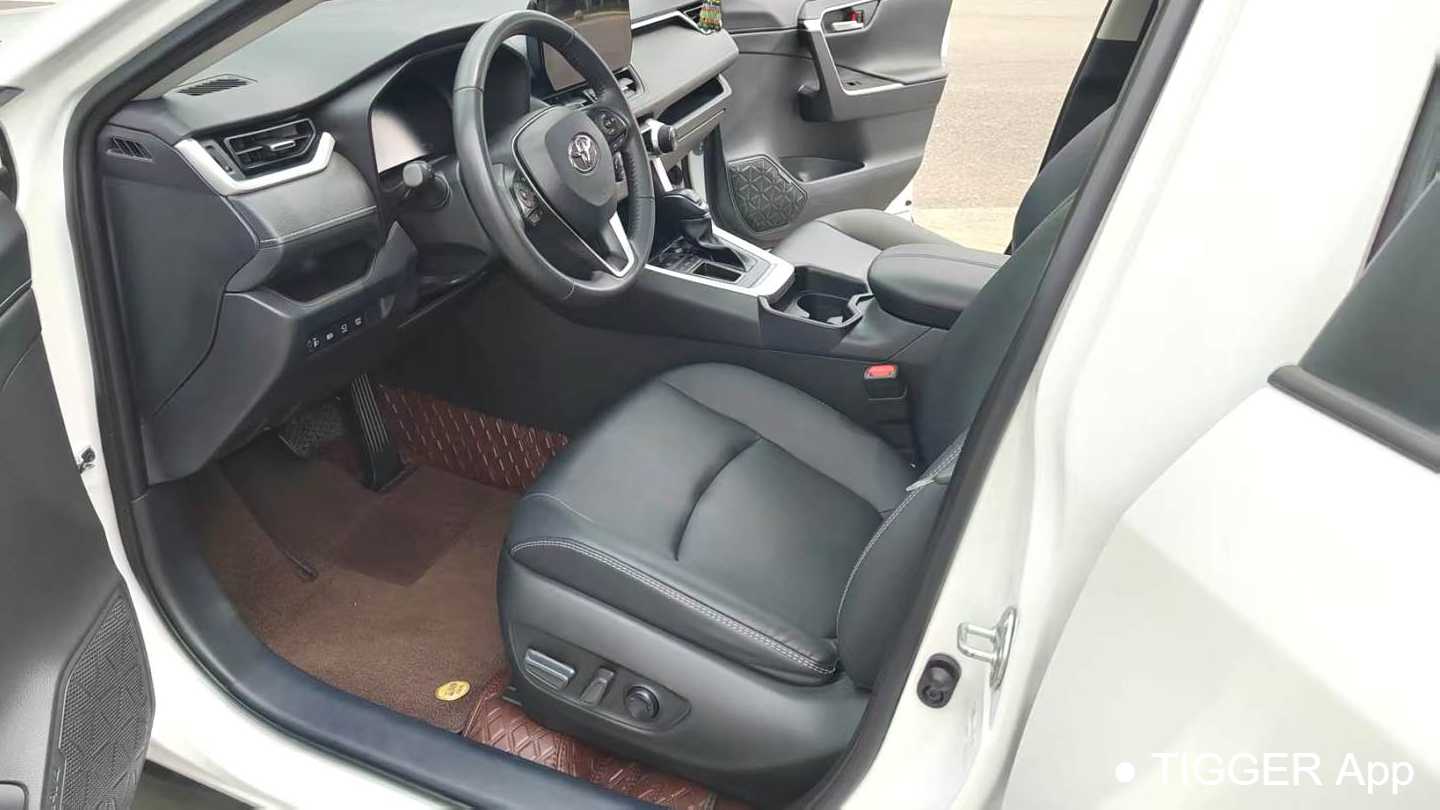 Toyota RAV4 2023 2.0L CVT 2WD 20th Anniversary Platinum Edition