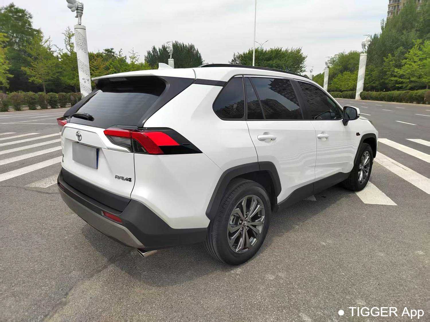 Used Toyota RAV4 2023 2.0L CVT 2WD 20th Anniversary Platinum Edition