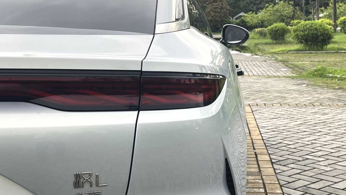 BYD HAN L 2025 EV four-wheel drive LiDAR flagship model
