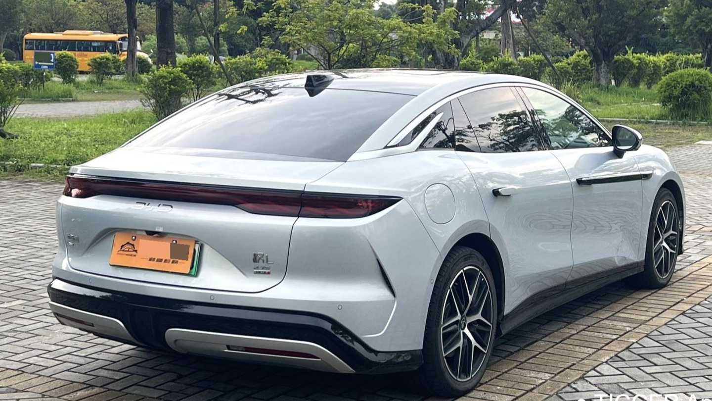 BYD HAN L 2025 EV four-wheel drive LiDAR flagship model