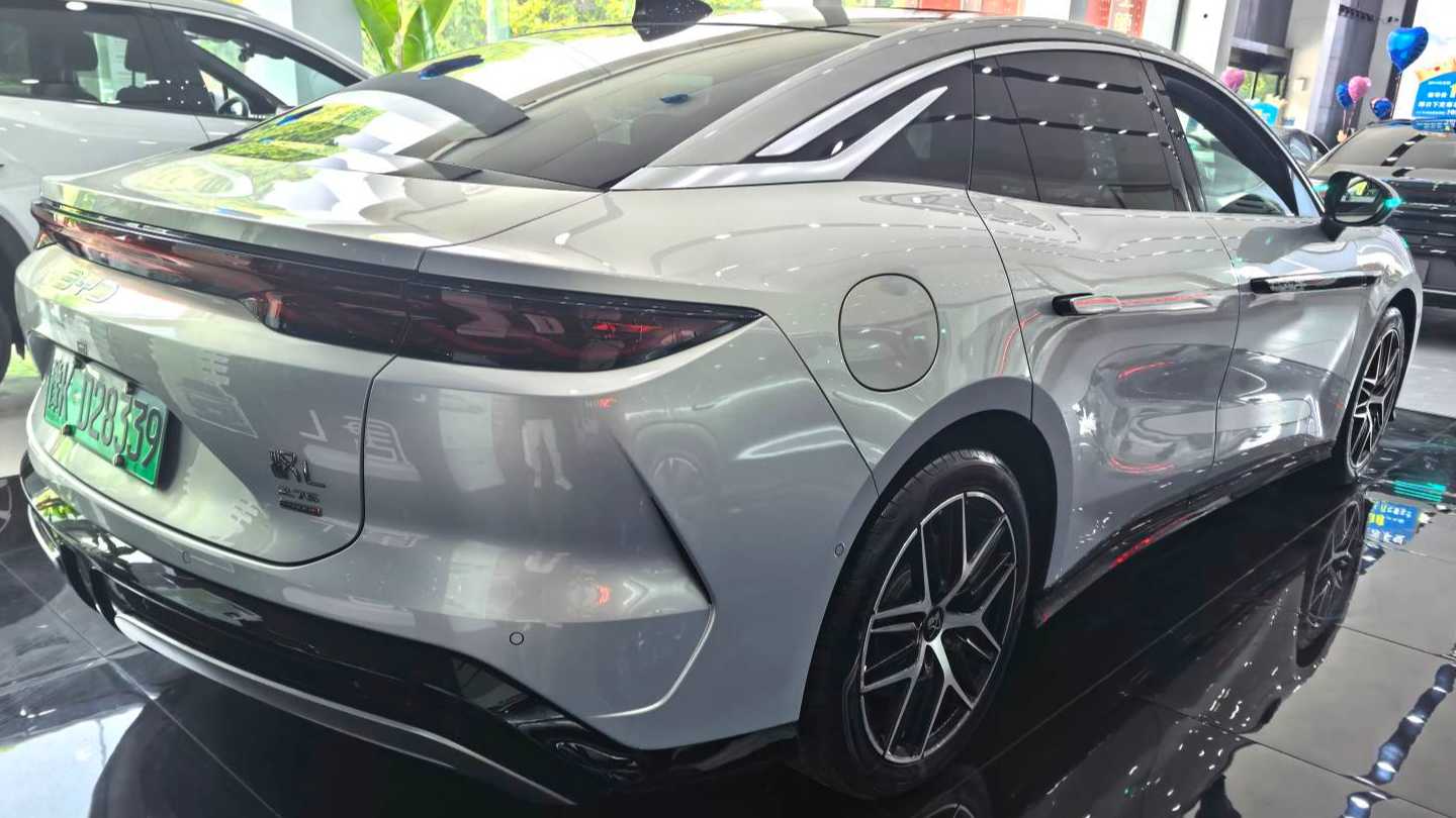 BYD HAN L 2025 EV four-wheel drive LiDAR flagship model
