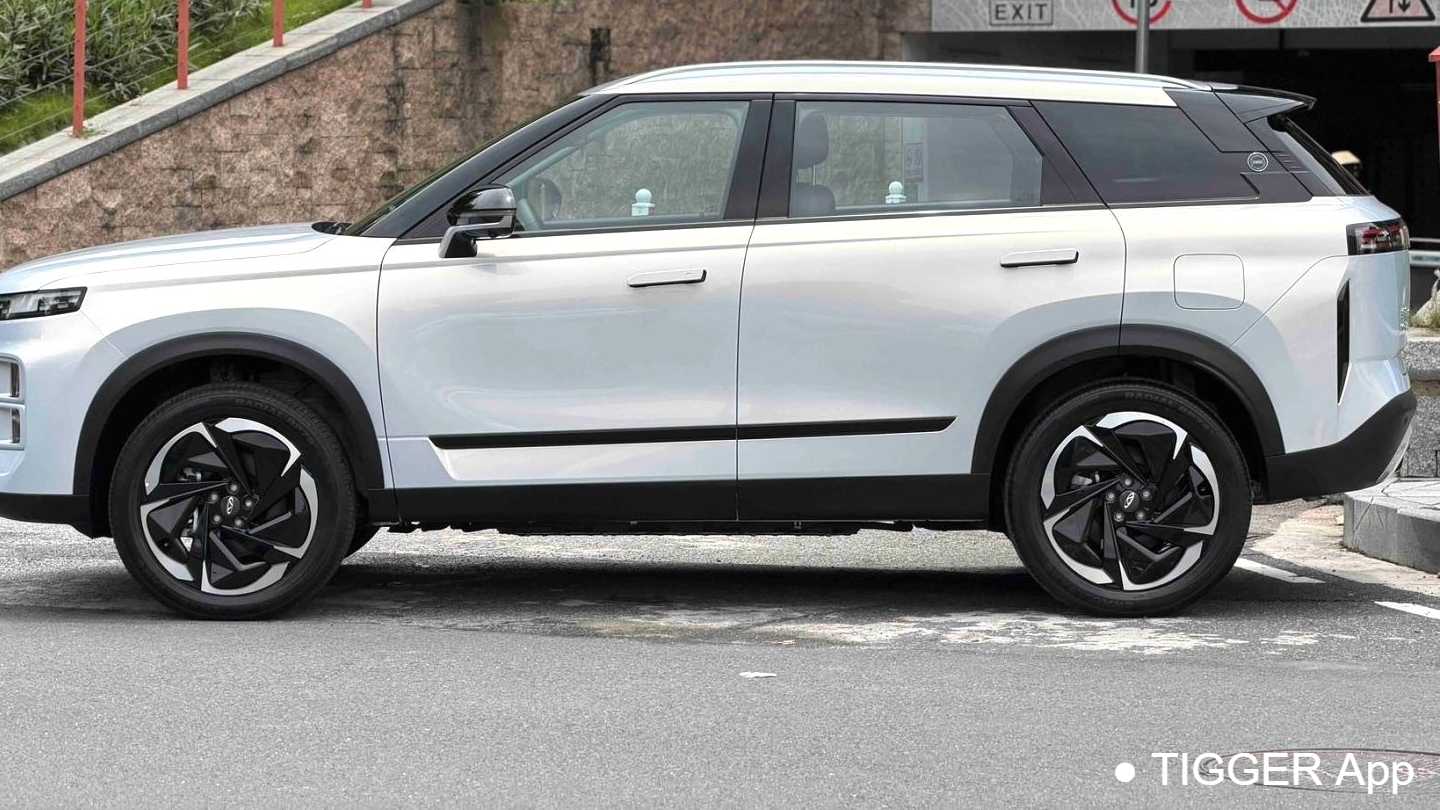 Chery Explorer 06 2024 Urban version 1.6T two wheel drive luxury