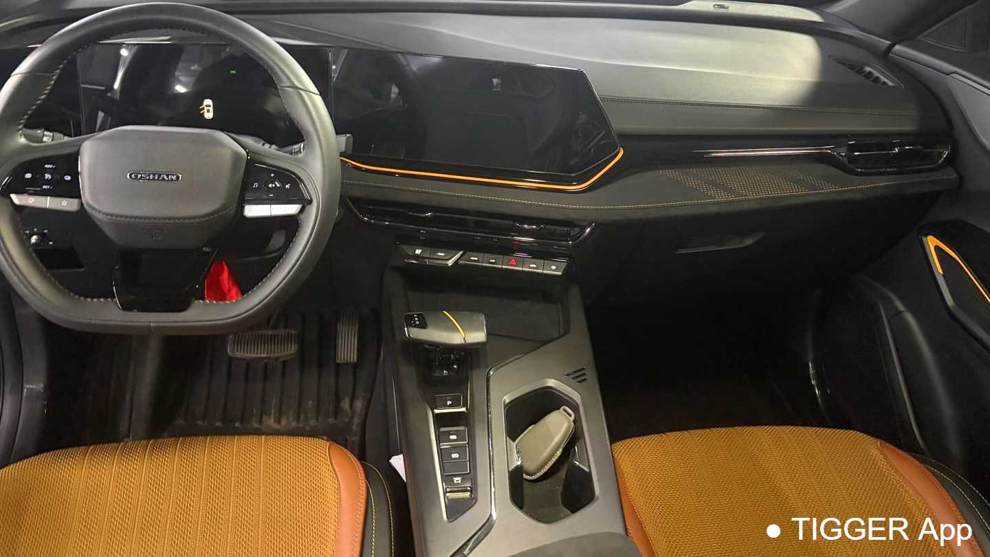 OSHAN X5 PLUS 2023 1.5T DCT Navigation Type