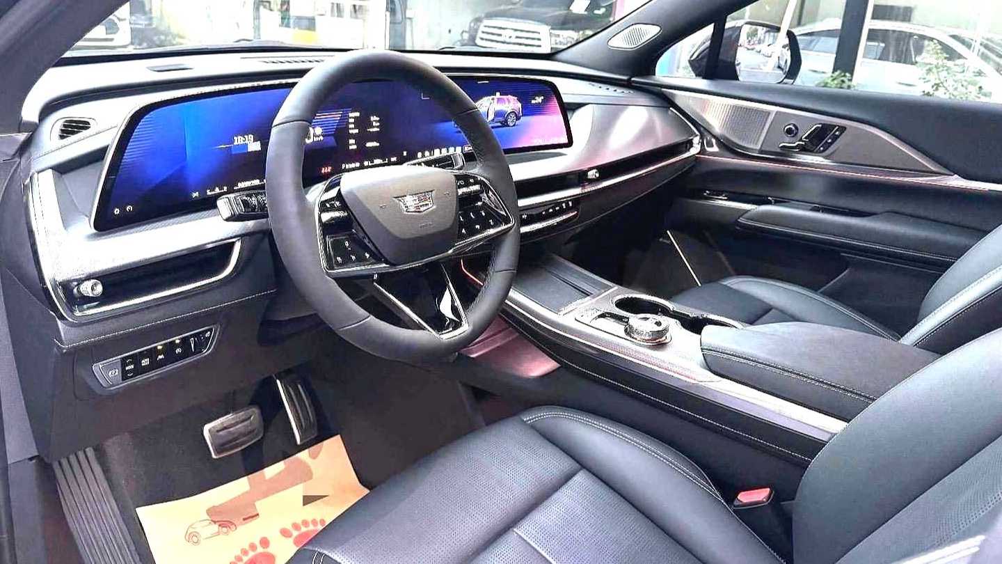 CADILLAC XT5 2025 2.0T Prestige Model