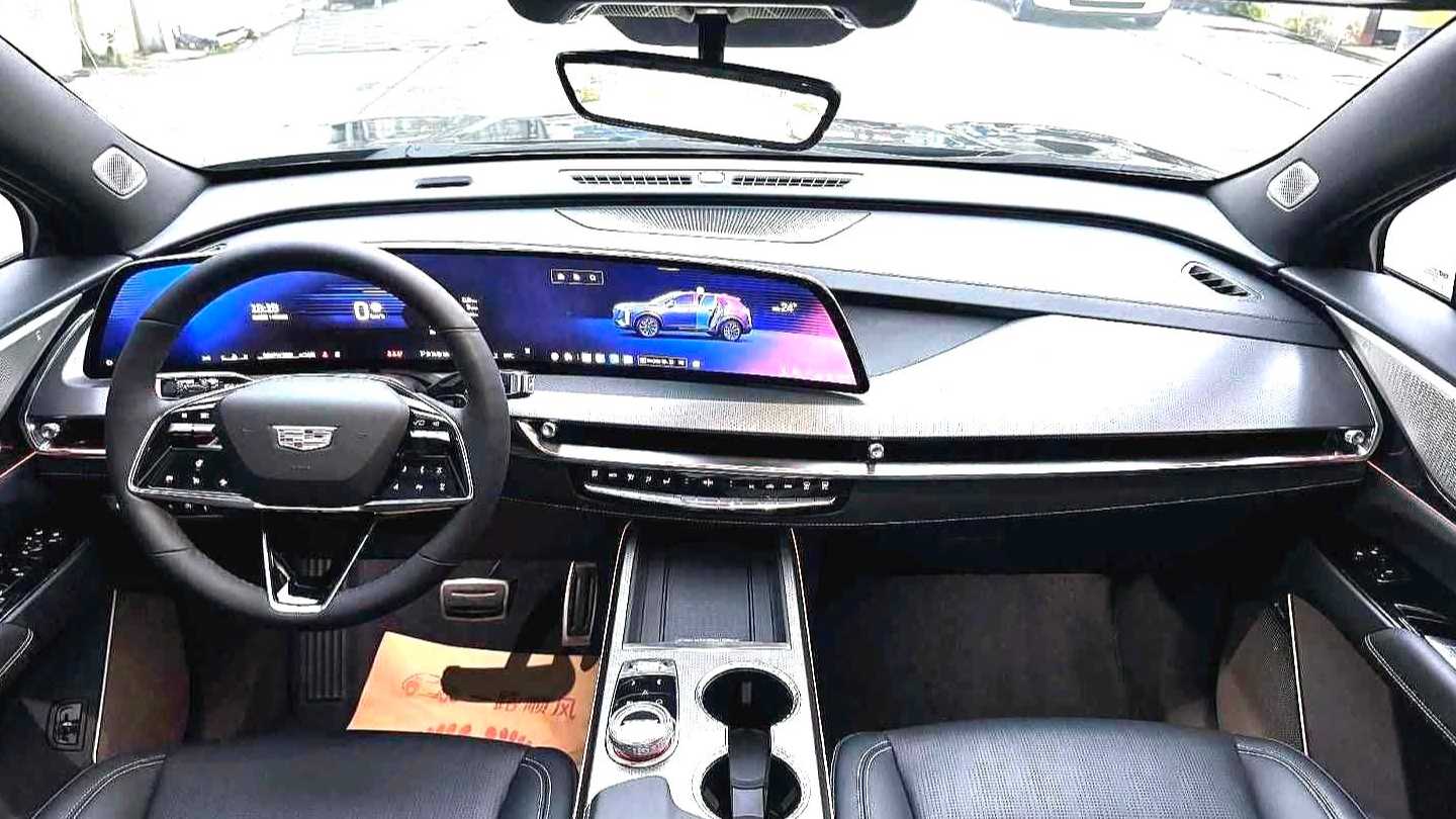 CADILLAC XT5 2025 2.0T Prestige Model