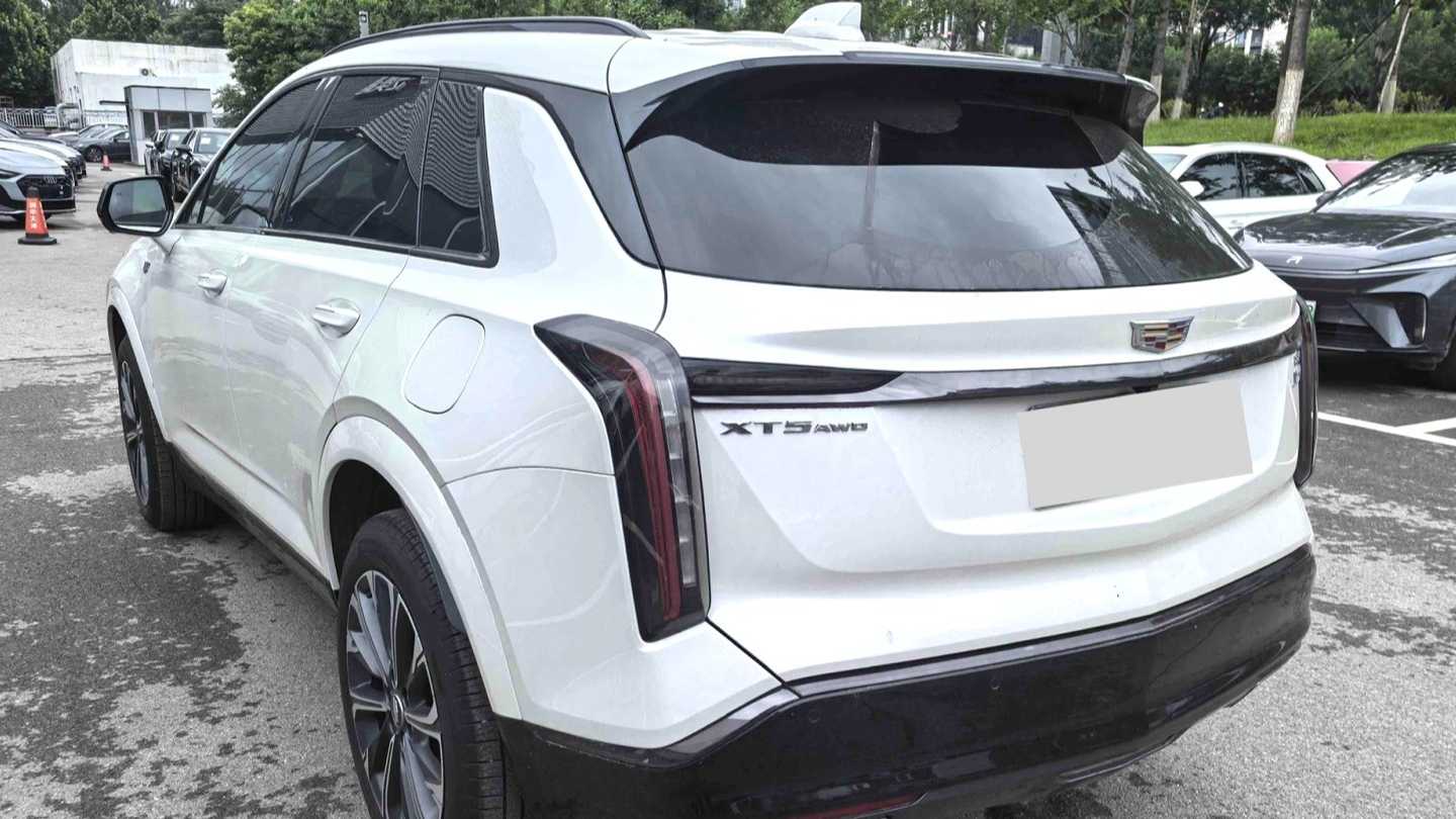 CADILLAC XT5 2025 2.0T Luxury Model