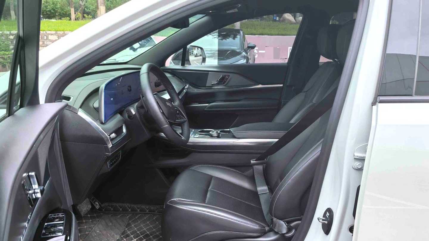 CADILLAC XT5 2025 2.0T Luxury Model