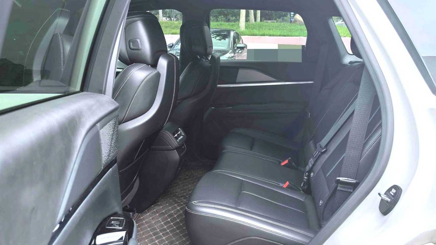 CADILLAC XT5 2025 2.0T Luxury Model