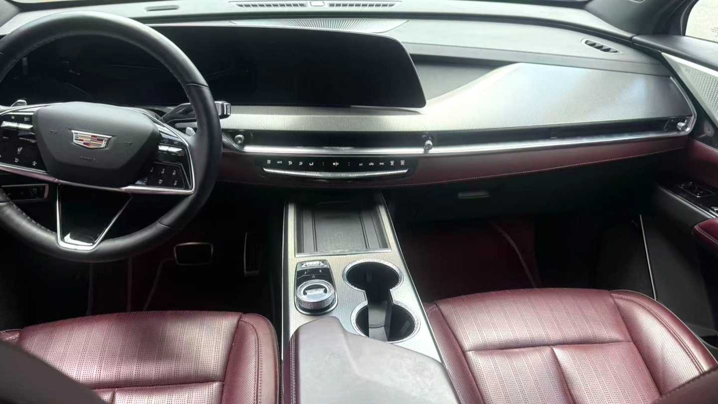 CADILLAC XT5 2025 2.0T Platinum Type