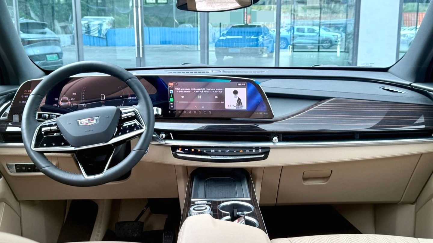 CADILLAC XT5 2025 2.0T Luxury Model