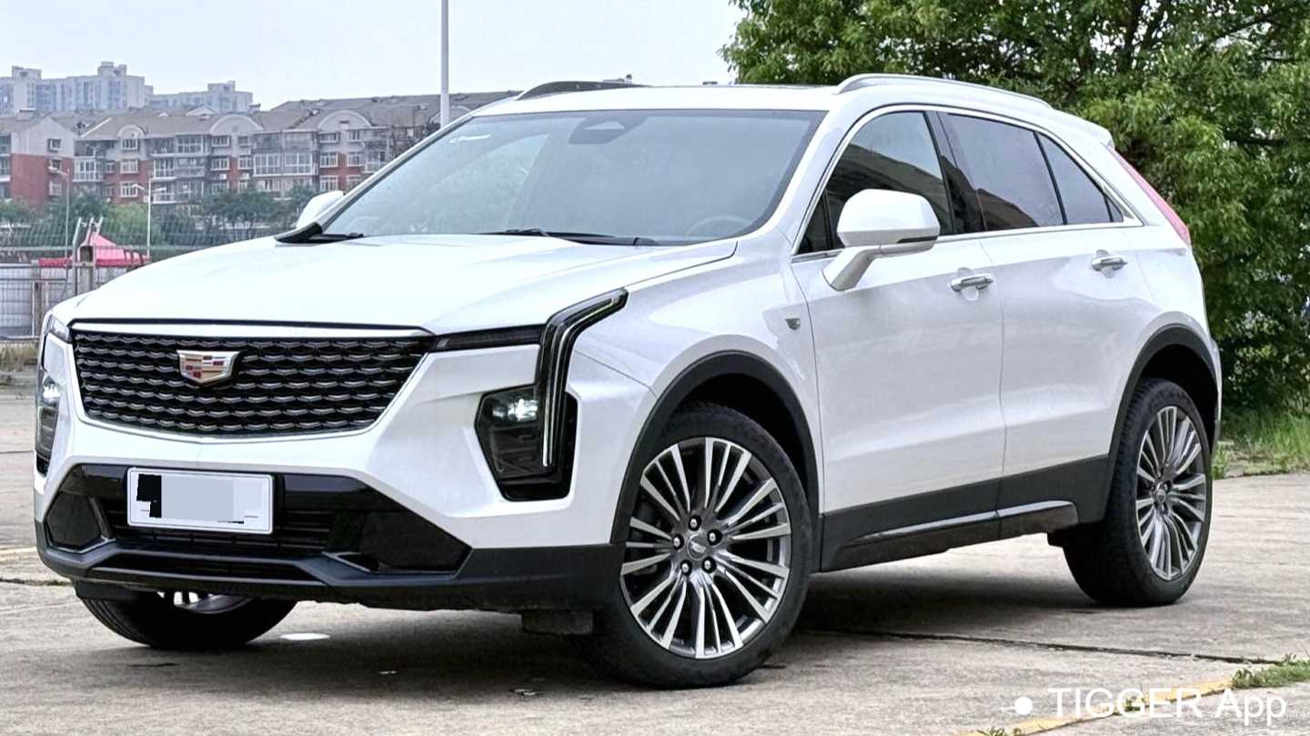 CADILLAC XT4 2025 28T two wheel drive luxury model