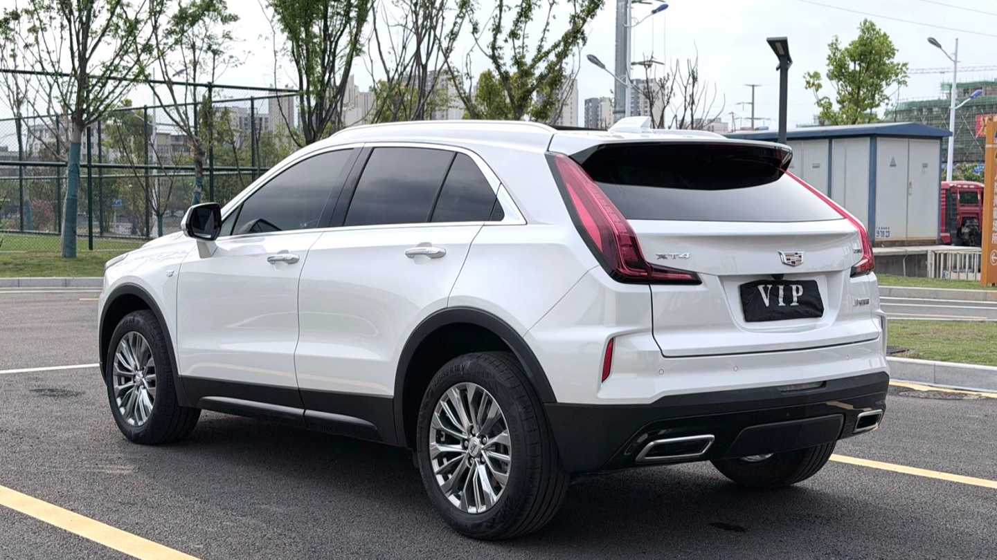 CADILLAC XT4 2024 28T two wheel drive luxury model