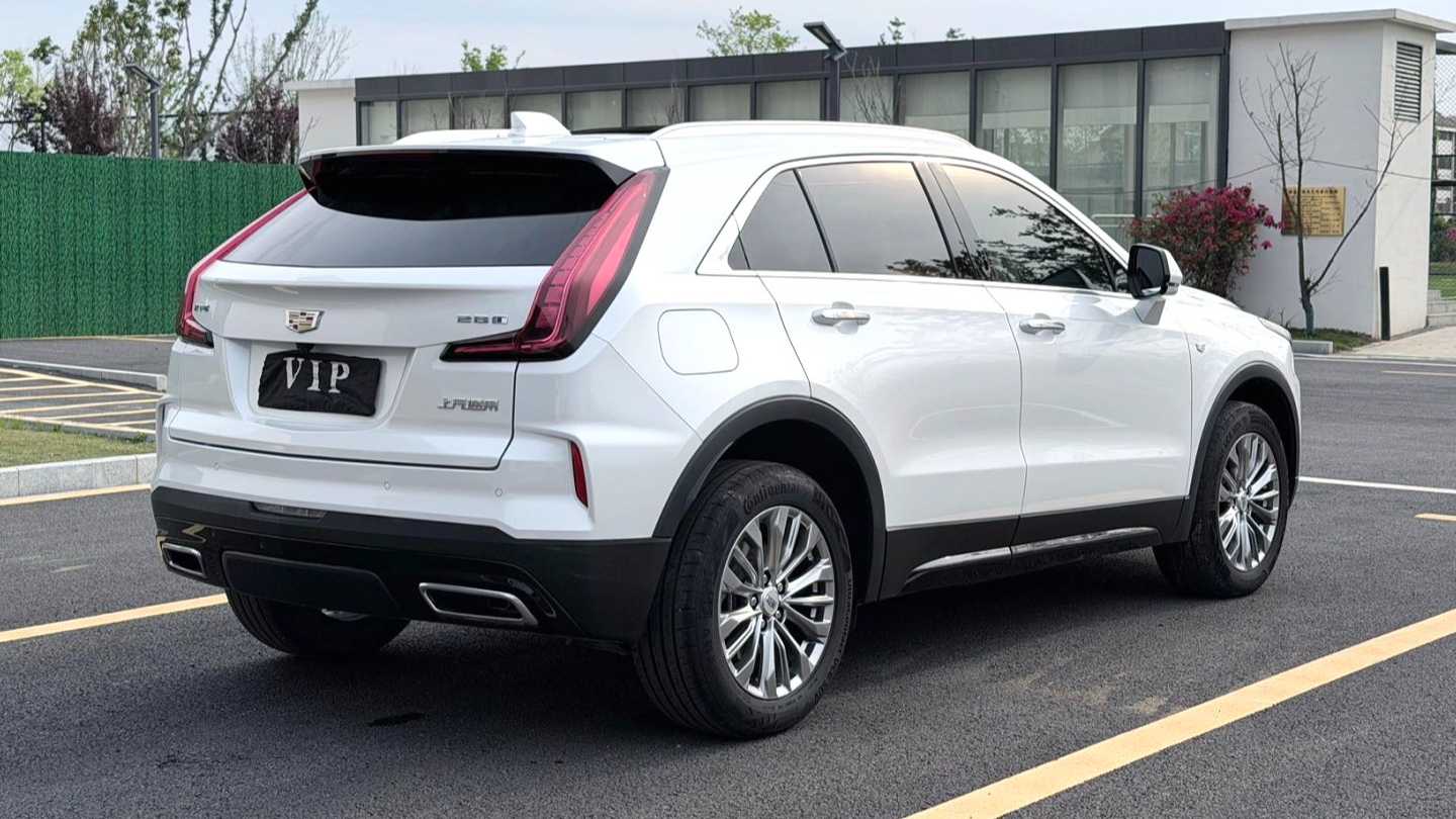 CADILLAC XT4 2024 28T two wheel drive luxury model