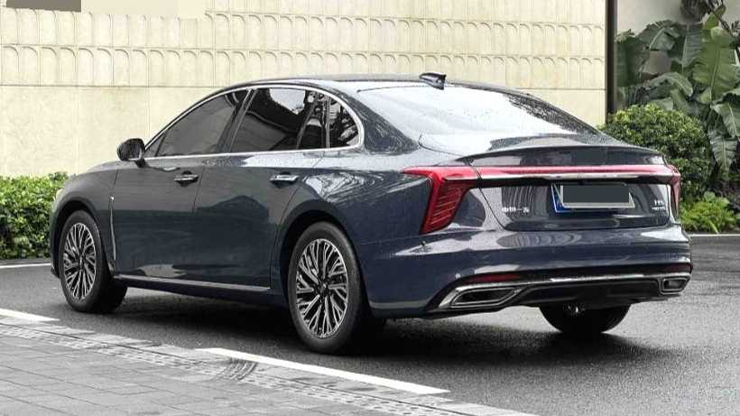 Hong Qi H5 2023 2.0T Automatic Intelligent Connection Flag Leading Edition