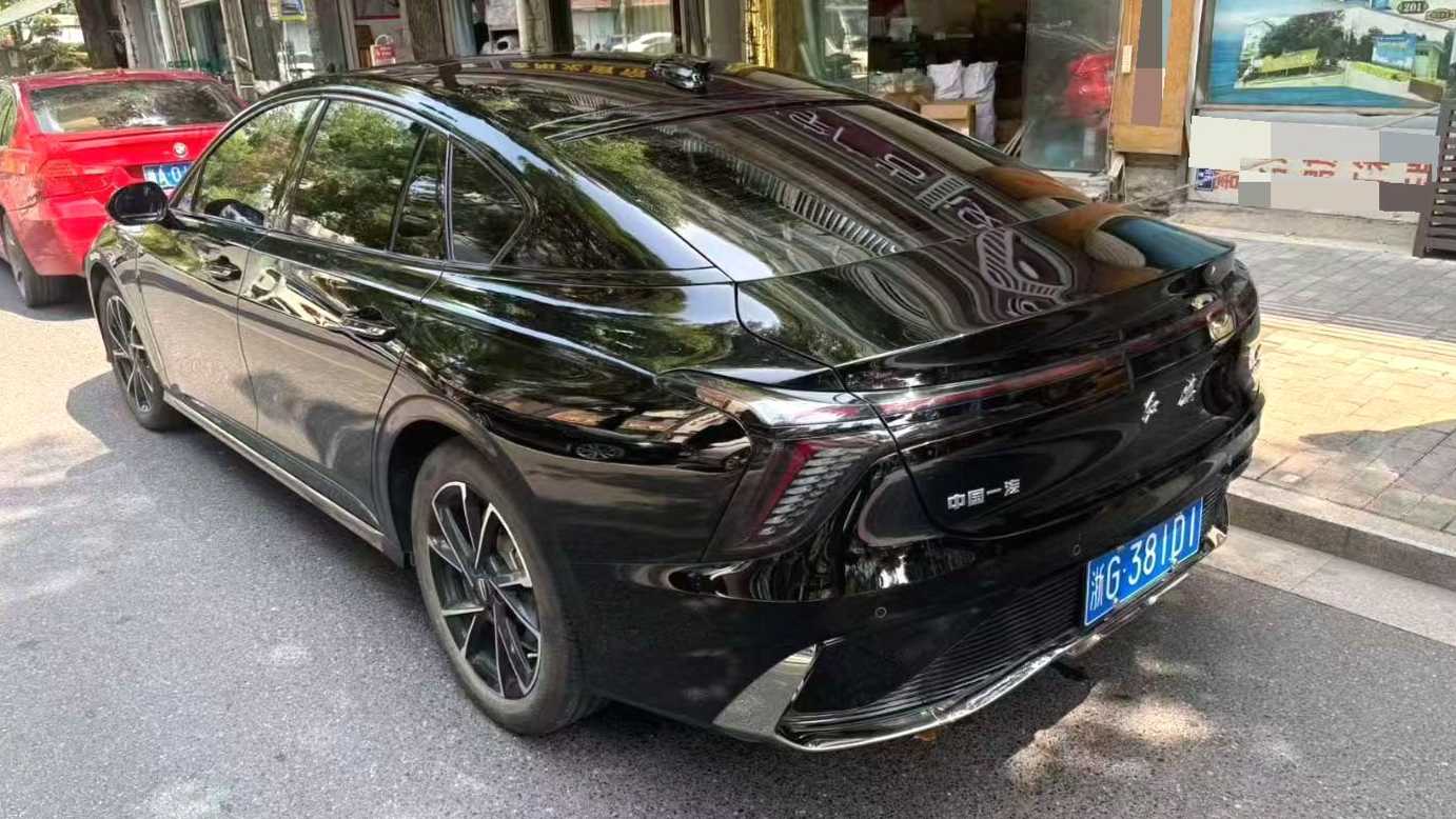 Hong Qi H6 2025 2.0T Zhimei Edition