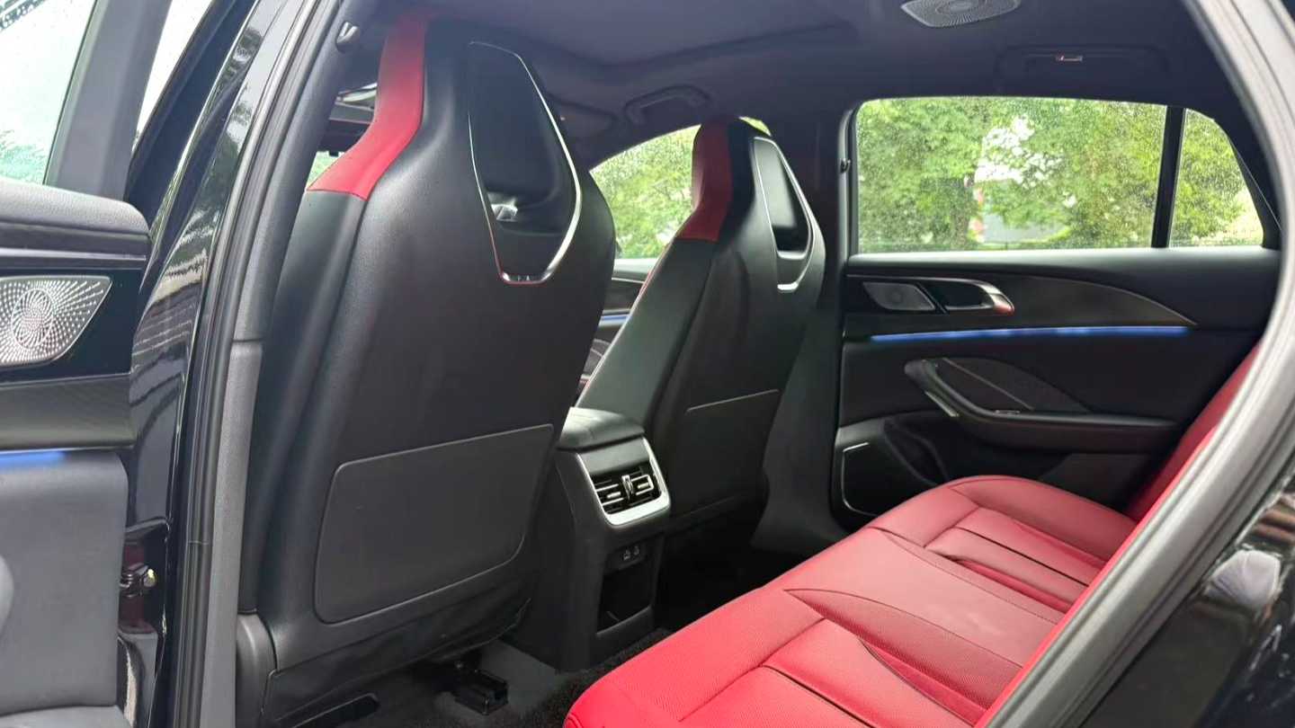 Hong Qi H6 2024 2.0T Zhishang Edition