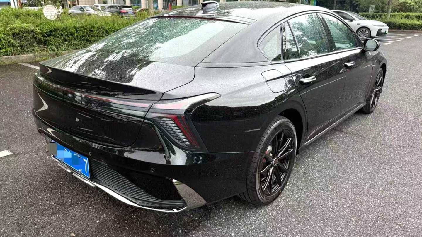 Hong Qi H6 2024 2.0T Zhishang Edition