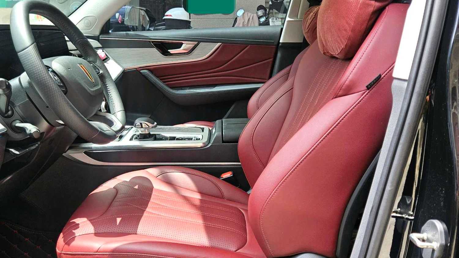 Hong Qi HS5 2025 2.0T 2WD Flagship Pro Edition