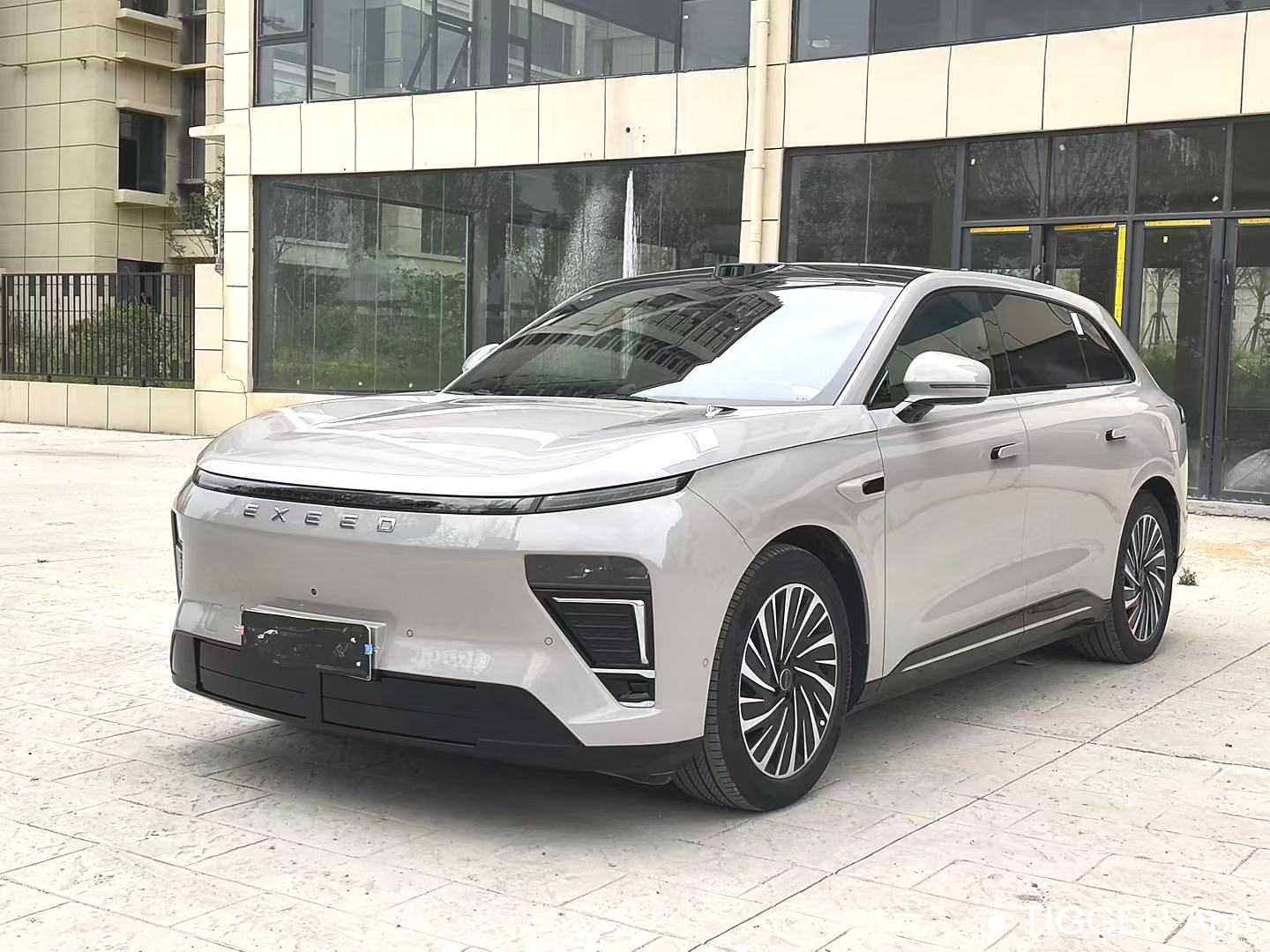 Подержанный EXEED STERRA ET‌ 2025 Extended Range 240 Max 4WD