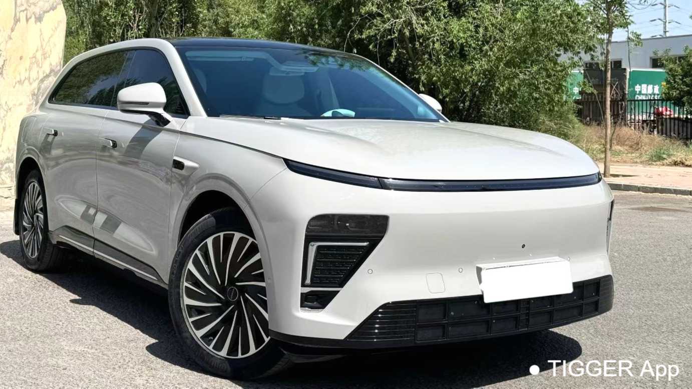 EXEED STERRA ET‌ 2025 Extended range 240 Pro four-wheel drive high-speed assisted driv