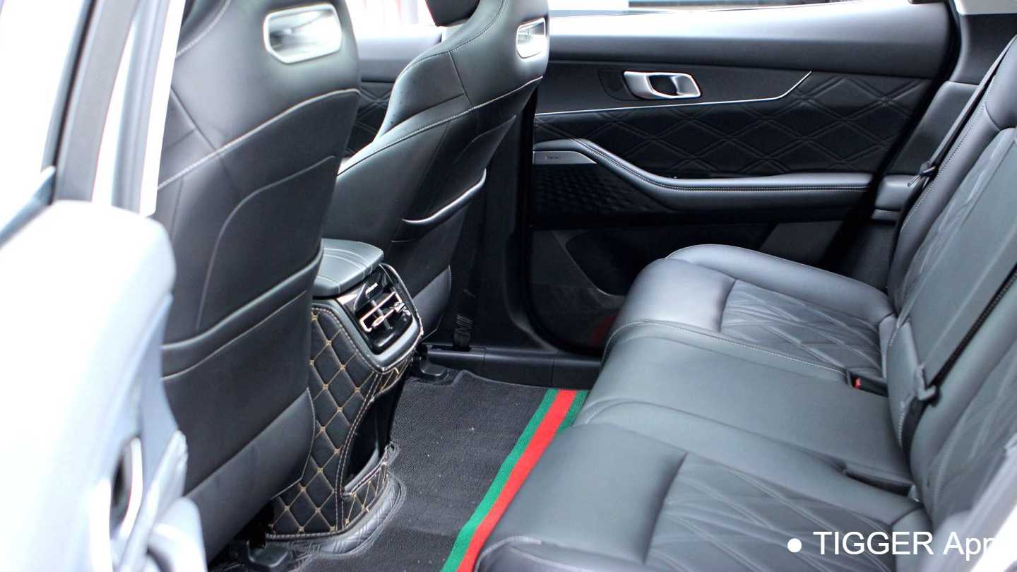 Changan UNI-K 2024 2.0T two wheel drive travel upgrade version