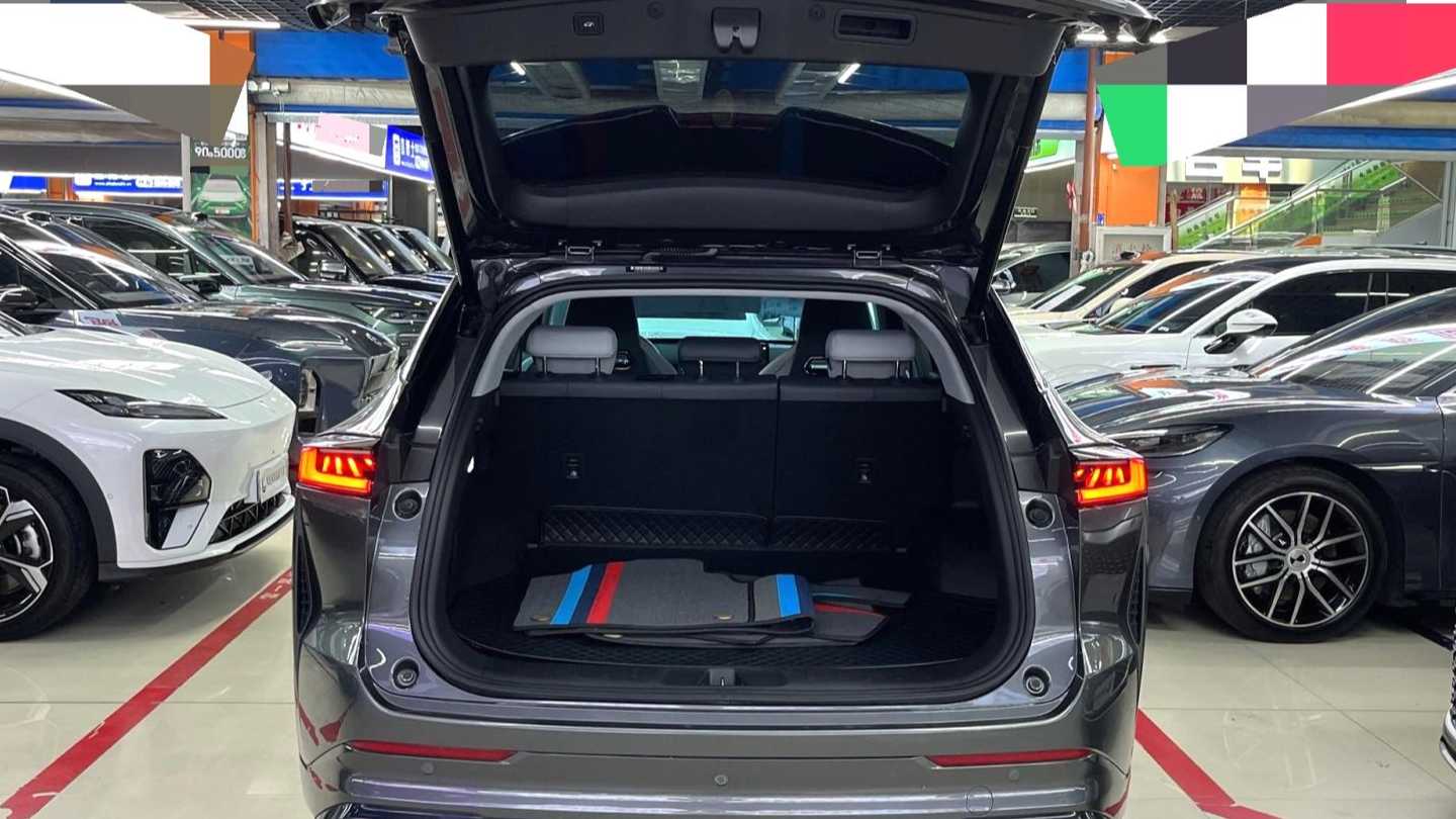 Changan UNI-Z PHEV‌ 2024 Blue Whale Intelligent iDD 125km Superb